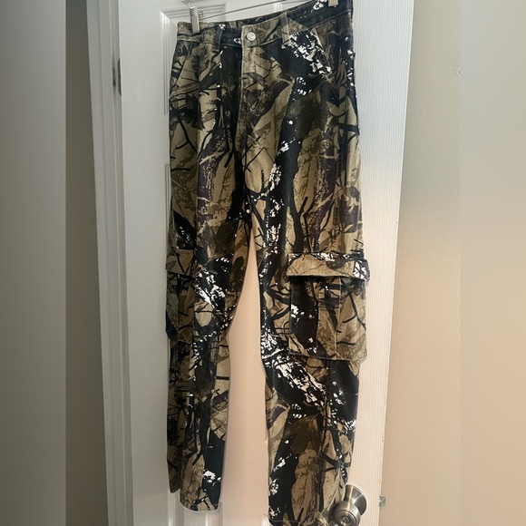 SHEIN Other - SHEIN women's Camo Cargo Pants